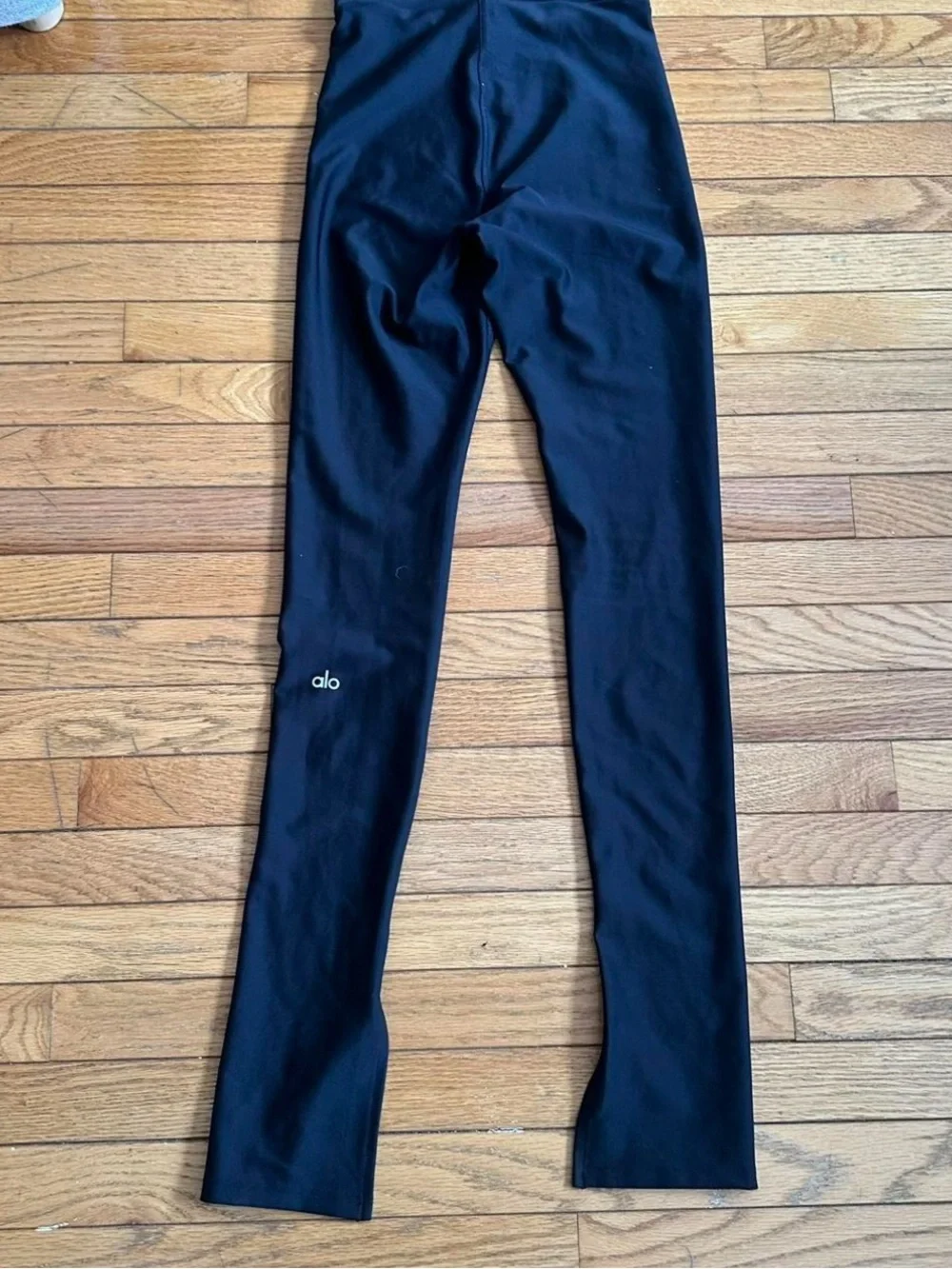 ALO Yoga sleek black